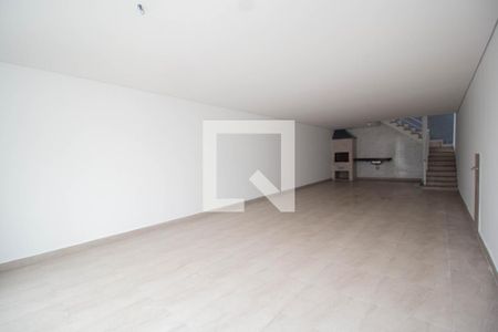 Casa à venda com 180m², 3 quartos e 5 vagas Casa à venda com 180m², 3 quartos e 5 vagasGaragem