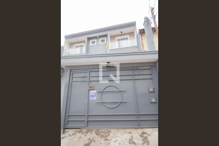 Casa à venda com 180m², 3 quartos e 5 vagas Casa à venda com 180m², 3 quartos e 5 vagasFachada