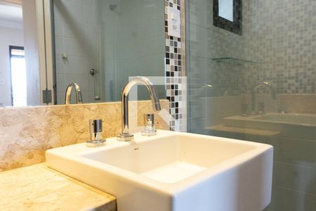 Apartamento à venda com 82m², 3 quartos e 2 vagas Apartamento à venda com 82m², 3 quartos e 2 vagasBanheiro Social