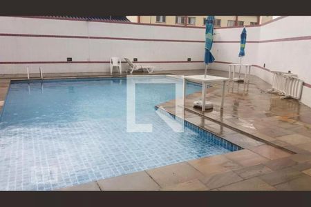 Apartamento à venda com 82m², 3 quartos e 2 vagas Apartamento à venda com 82m², 3 quartos e 2 vagasÁrea comum - Piscina