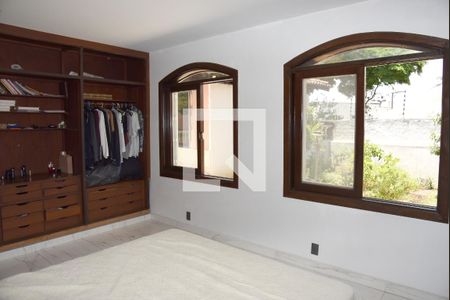 Casa à venda com 1000m², 3 quartos e 6 vagasSuíte 2