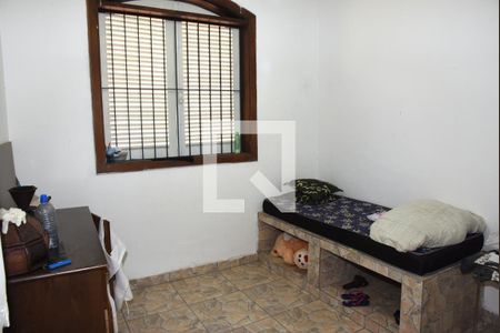 Casa à venda com 1000m², 3 quartos e 6 vagasQuarto de Serviço