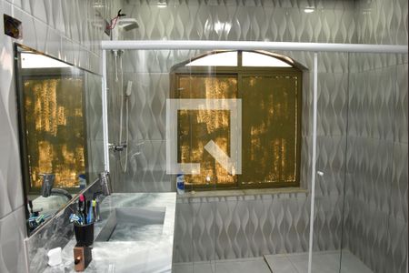 Casa à venda com 1000m², 3 quartos e 6 vagasBanheiro da Suíte 2