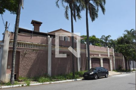 Casa à venda com 1000m², 3 quartos e 6 vagasFachada