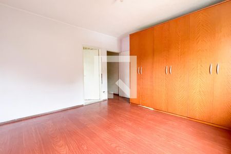 Casa à venda com 150m², 3 quartos e 4 vagas Casa à venda com 150m², 3 quartos e 4 vagasSuíte