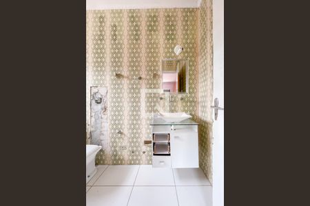 Casa à venda com 150m², 3 quartos e 4 vagas Casa à venda com 150m², 3 quartos e 4 vagasBanheiro - Suíte