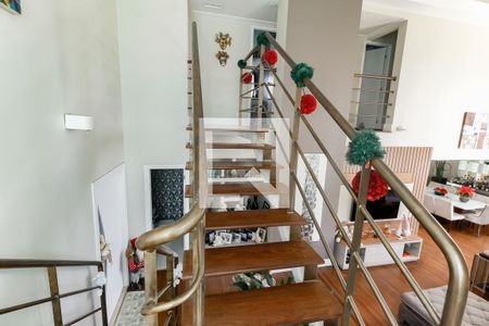 Apartamento à venda com 210m², 3 quartos e 3 vagasEscada acesso quartos