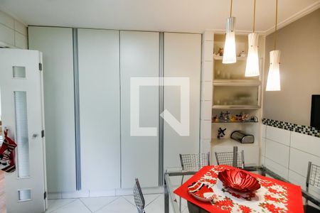 Apartamento à venda com 210m², 3 quartos e 3 vagasCozinha - Armários