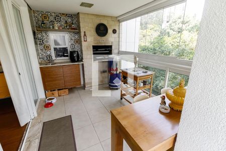 Apartamento à venda com 210m², 3 quartos e 3 vagasVaranda gourmet