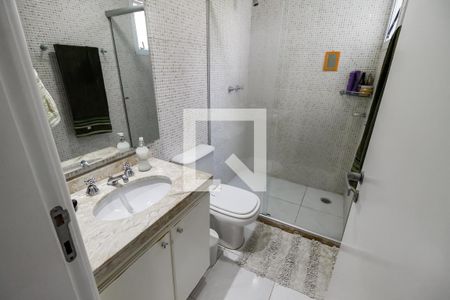 Apartamento à venda com 210m², 3 quartos e 3 vagasBanheiro da Suíte 1