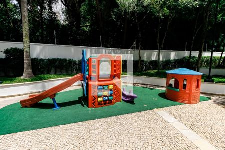 Apartamento à venda com 210m², 3 quartos e 3 vagasÁrea comum - Playground