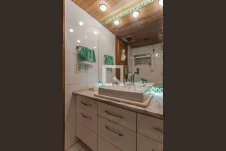 Apartamento à venda com 211m², 4 quartos e 2 vagas Apartamento à venda com 211m², 4 quartos e 2 vagasBanheiro