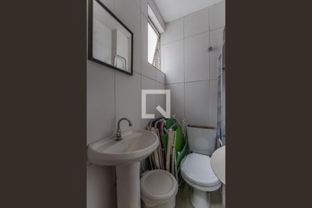 Apartamento à venda com 211m², 4 quartos e 2 vagas Apartamento à venda com 211m², 4 quartos e 2 vagasCozinha e Área de Serviço