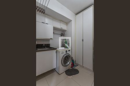 Apartamento à venda com 211m², 4 quartos e 2 vagas Apartamento à venda com 211m², 4 quartos e 2 vagasCozinha e Área de Serviço