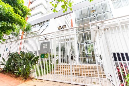 Apartamento à venda com 42m², 1 quarto e 1 vaga Apartamento à venda com 42m², 1 quarto e 1 vagaFachada