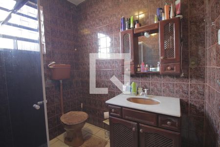 Casa à venda com 300m², 2 quartos e 1 vagaBanheiro 1