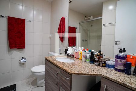 Apartamento à venda com 145m², 3 quartos e 1 vaga Apartamento à venda com 145m², 3 quartos e 1 vagaBanheiro da Suíte 2
