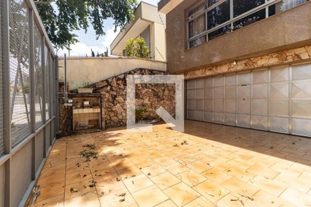 Casa à venda com 400m², 3 quartos e 5 vagas Casa à venda com 400m², 3 quartos e 5 vagasGaragem