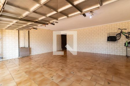 Casa à venda com 400m², 3 quartos e 5 vagas Casa à venda com 400m², 3 quartos e 5 vagasGaragem