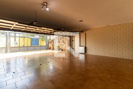 Casa à venda com 400m², 3 quartos e 5 vagas Casa à venda com 400m², 3 quartos e 5 vagasGaragem