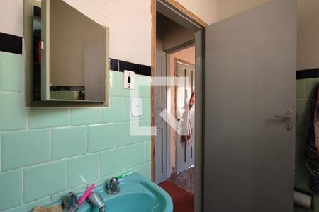 Casa à venda com 121m², 2 quartos e 2 vagasBanheiro