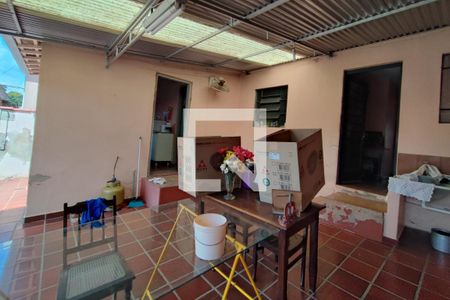 Casa à venda com 121m², 2 quartos e 2 vagasQuintal