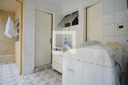 Casa à venda com 220m², 3 quartos e 4 vagasÁrea de Serviço