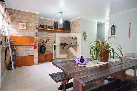 Casa à venda com 220m², 3 quartos e 4 vagasChurrasqueira