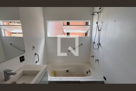 Apartamento para alugar com 150m², 3 quartos e 1 vaga Apartamento para alugar com 150m², 3 quartos e 1 vagaBanheiro 2