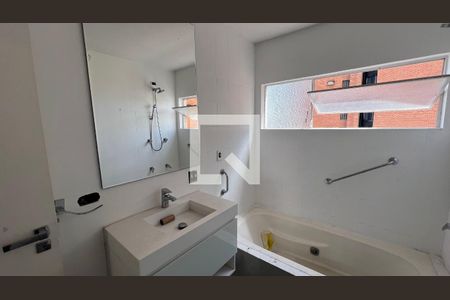 Apartamento para alugar com 150m², 3 quartos e 1 vaga Apartamento para alugar com 150m², 3 quartos e 1 vagaBanheiro 2