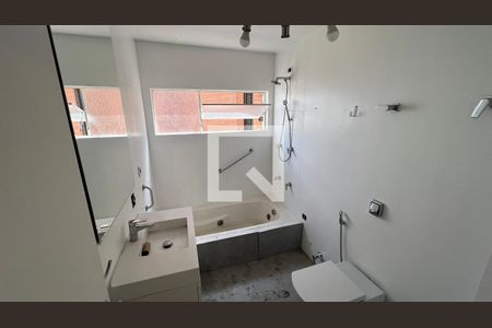 Apartamento para alugar com 150m², 3 quartos e 1 vaga Apartamento para alugar com 150m², 3 quartos e 1 vagaBanheiro 2