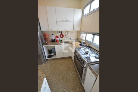 Apartamento à venda com 252m², 4 quartos e 2 vagas