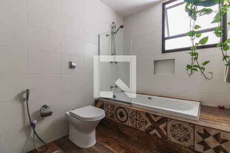 Apartamento à venda com 158m², 4 quartos e 2 vagasSuíte 1 - Banheiro