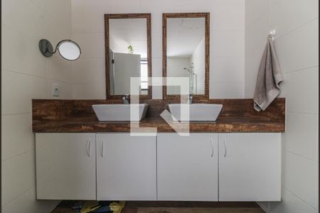 Apartamento à venda com 158m², 4 quartos e 2 vagasSuíte 1 - Banheiro