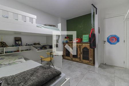 Apartamento à venda com 158m², 4 quartos e 2 vagasQuarto 2