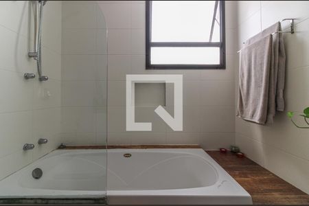 Apartamento à venda com 158m², 4 quartos e 2 vagasSuíte 1 - Banheiro