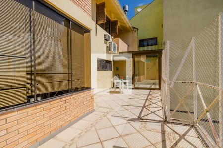Varanda de casa à venda com 4 quartos, 400m² em Nonoai, Porto Alegre