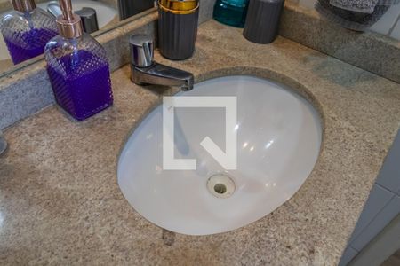 Apartamento para alugar com 55m², 2 quartos e 1 vaga Apartamento para alugar com 55m², 2 quartos e 1 vagaBanheiro