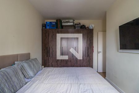 Quarto 2 de apartamento para alugar com 2 quartos, 55m² em Jardim Tupanci, Barueri