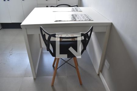 Cozinha de apartamento para alugar com 1 quarto, 30m² em Portão, Curitiba