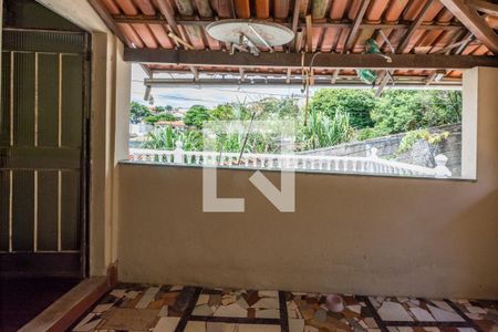 Casa à venda com 406m², 3 quartos e 3 vagas Casa à venda com 406m², 3 quartos e 3 vagasVaranda
