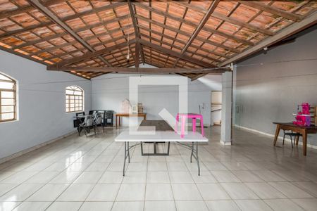 Casa à venda com 406m², 3 quartos e 3 vagas Casa à venda com 406m², 3 quartos e 3 vagasSalão de Festas