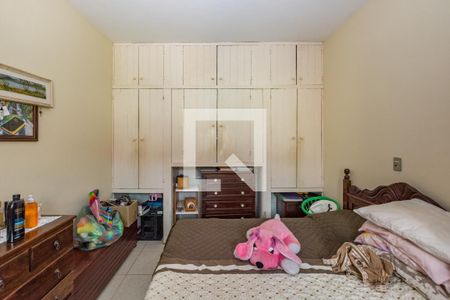 Casa à venda com 406m², 3 quartos e 3 vagas Casa à venda com 406m², 3 quartos e 3 vagasQuarto 2