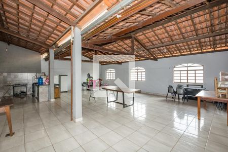 Casa à venda com 406m², 3 quartos e 3 vagas Casa à venda com 406m², 3 quartos e 3 vagasSalão de Festas