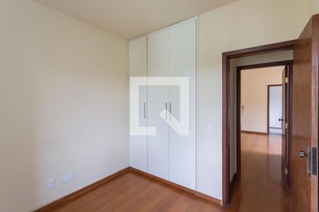 Quarto 1 de apartamento para alugar com 3 quartos, 80m² em Santo Antônio, Belo Horizonte