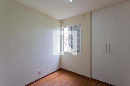 Quarto 2 de apartamento para alugar com 3 quartos, 80m² em Santo Antônio, Belo Horizonte