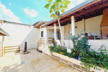 Casa à venda com 300m², 3 quartos e 3 vagas Casa à venda com 300m², 3 quartos e 3 vagasÁrea comum