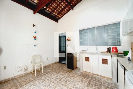 Casa à venda com 300m², 3 quartos e 3 vagas Casa à venda com 300m², 3 quartos e 3 vagasÁrea de Serviço