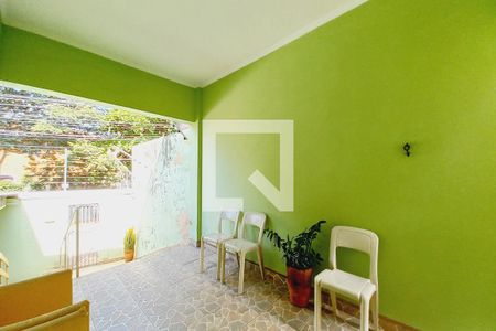 Casa à venda com 300m², 3 quartos e 3 vagas Casa à venda com 300m², 3 quartos e 3 vagasÁrea comum