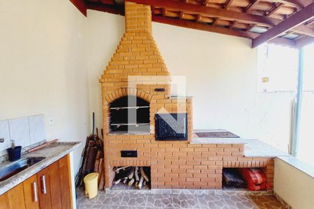 Casa à venda com 300m², 3 quartos e 3 vagas Casa à venda com 300m², 3 quartos e 3 vagasDetalhe da Área da Churrasqueira